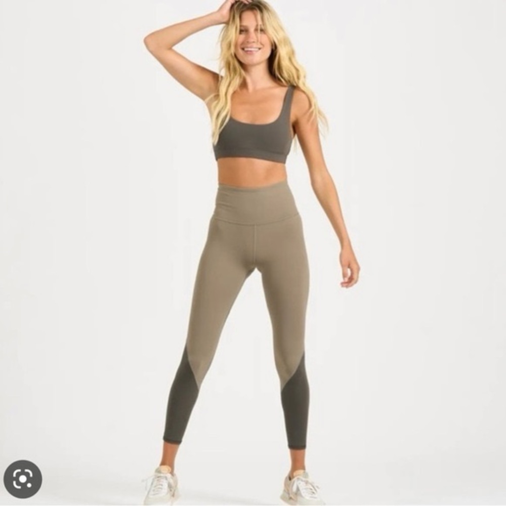 High-Waist Colorblock Leggings – Olive/Taupe